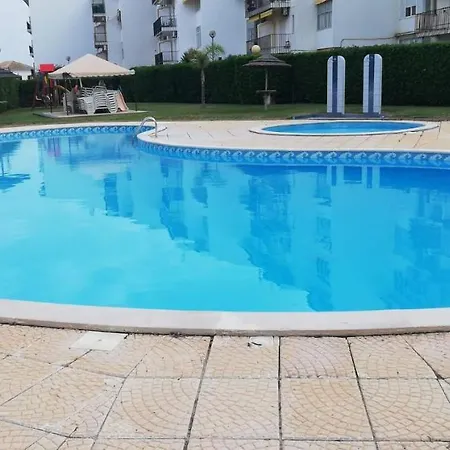 Fernandes House